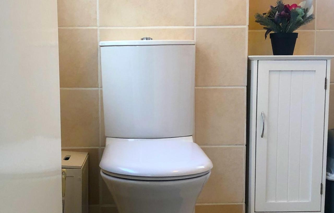 33Sm Dreams Unlimited Serviced Accommodation- Staines - Heathrow Stanwell Exteriör bild