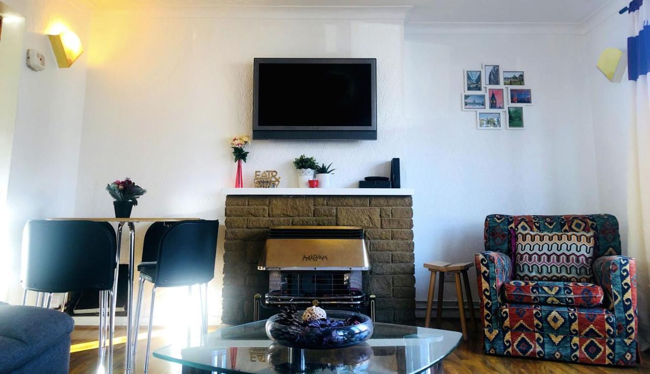 33Sm Dreams Unlimited Serviced Accommodation- Staines - Heathrow Stanwell Exteriör bild