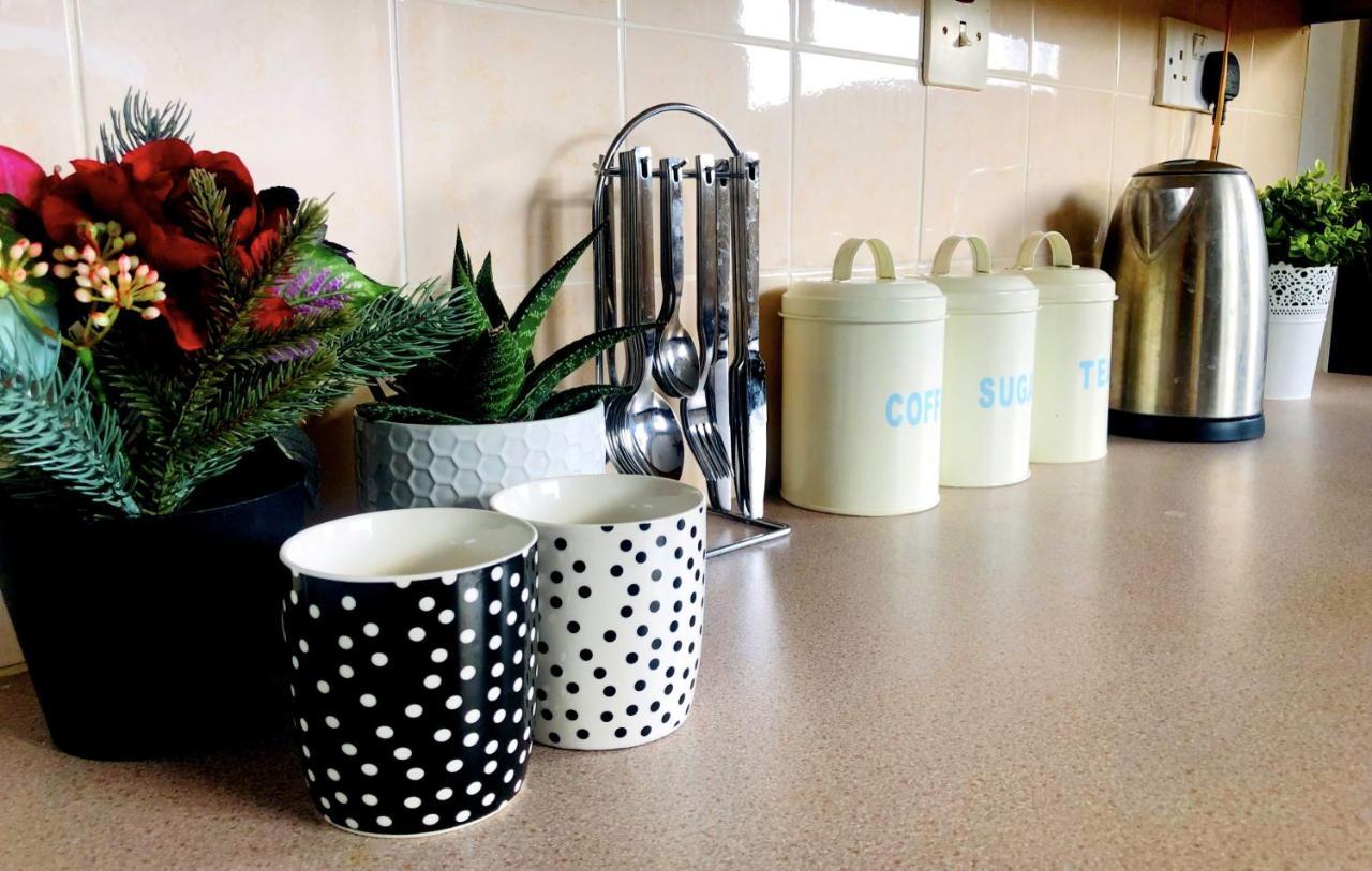 33Sm Dreams Unlimited Serviced Accommodation- Staines - Heathrow Stanwell Exteriör bild