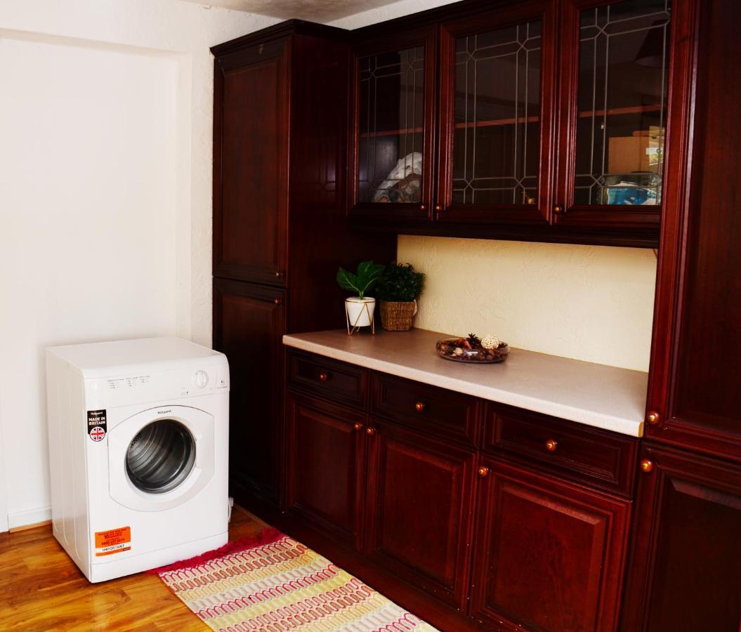 33Sm Dreams Unlimited Serviced Accommodation- Staines - Heathrow Stanwell Exteriör bild