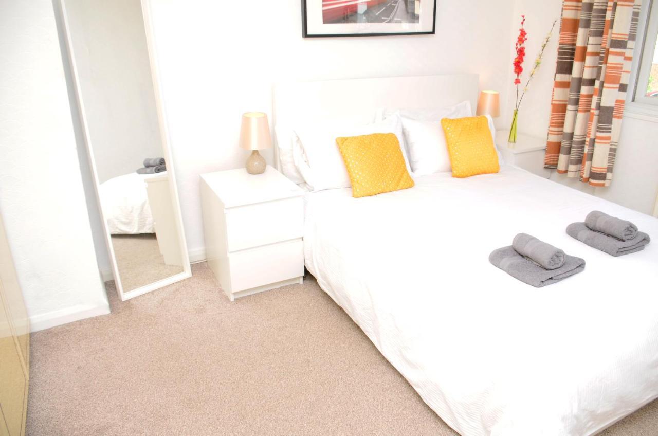 33Sm Dreams Unlimited Serviced Accommodation- Staines - Heathrow Stanwell Exteriör bild