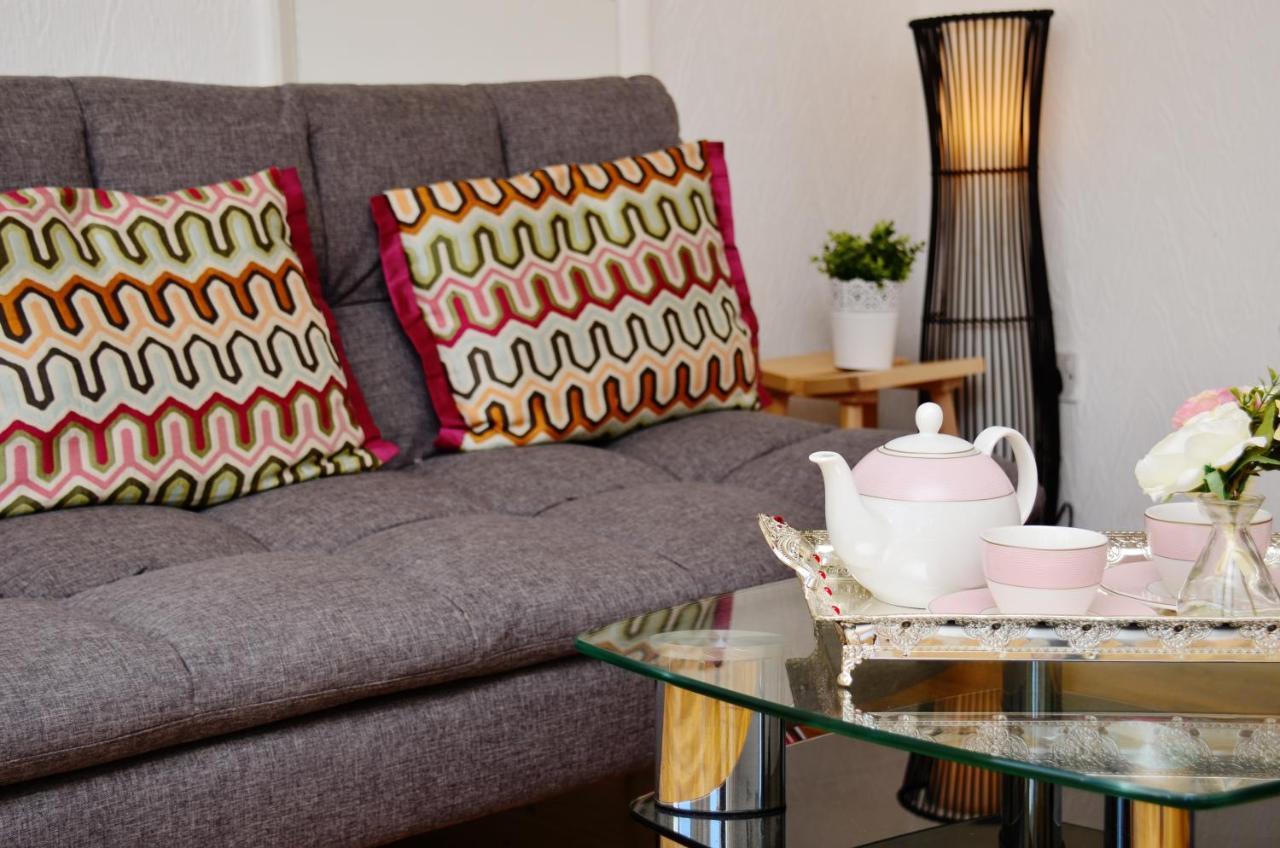 33Sm Dreams Unlimited Serviced Accommodation- Staines - Heathrow Stanwell Exteriör bild