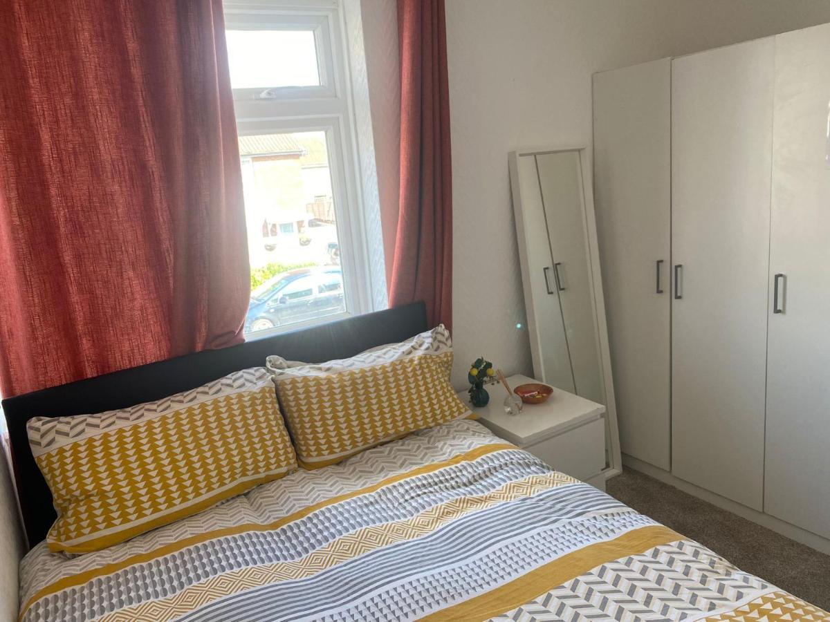 33Sm Dreams Unlimited Serviced Accommodation- Staines - Heathrow Stanwell Exteriör bild