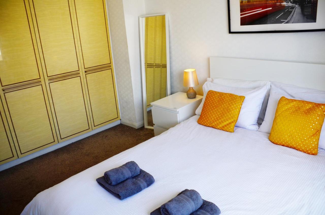 33Sm Dreams Unlimited Serviced Accommodation- Staines - Heathrow Stanwell Exteriör bild